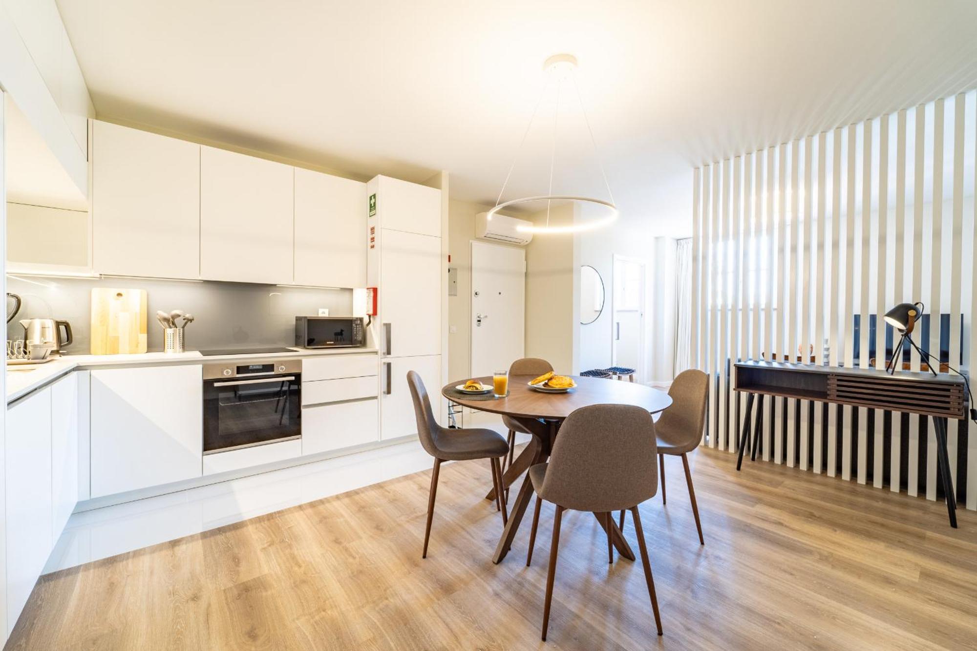 On The Square Flat - City Center By House And People บรากา ภายนอก รูปภาพ