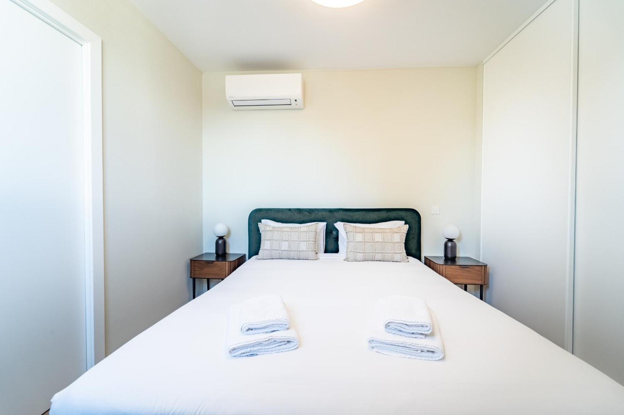 On The Square Flat - City Center By House And People บรากา ภายนอก รูปภาพ